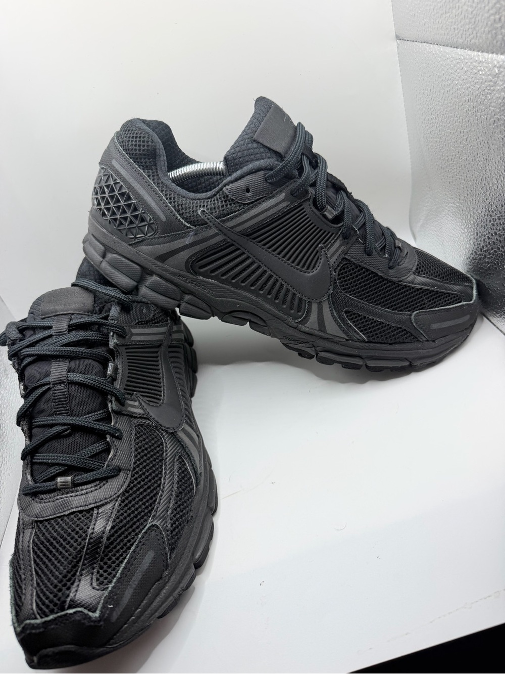 Nike Men's Black Athletic Running Shoes